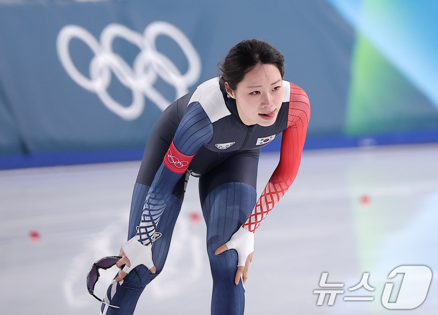 (밀라노=뉴스1) 김성진 기자 = 스피드스케이팅 임리원이 20일(현지시간) 이탈리아 밀라노 스피드스케이팅 스타디움에서 열린 스피드 스케이팅 여자 1500m에서 레이스를 마친 후 숨 …