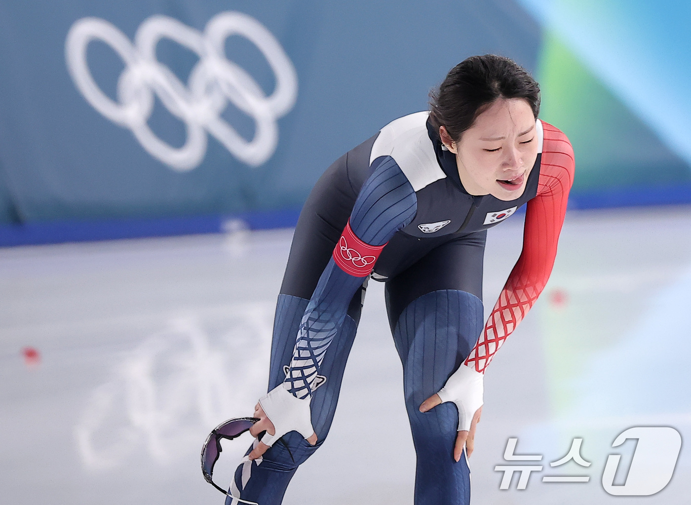 (밀라노=뉴스1) 김성진 기자 = 스피드스케이팅 임리원이 20일(현지시간) 이탈리아 밀라노 스피드스케이팅 스타디움에서 열린 스피드 스케이팅 여자 1500m에서 레이스를 마친 후 숨 …