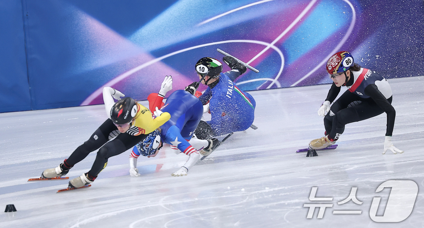 (밀라노=뉴스1) 김성진 기자 = 쇼트트랙 노도희가 20일(현지시간) 이탈리아 밀라노 아이스 스케이팅 아레나에서 열린 2026 밀라노·코르티나담페초 동계올림픽 쇼트트랙 여자 150 …