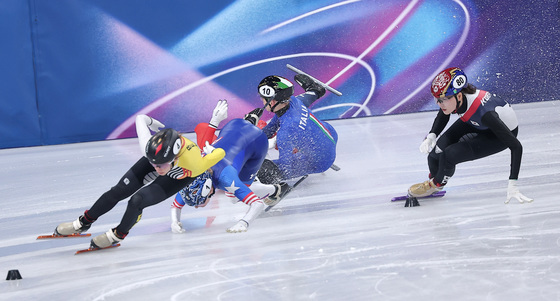 충돌 피하는 노도희