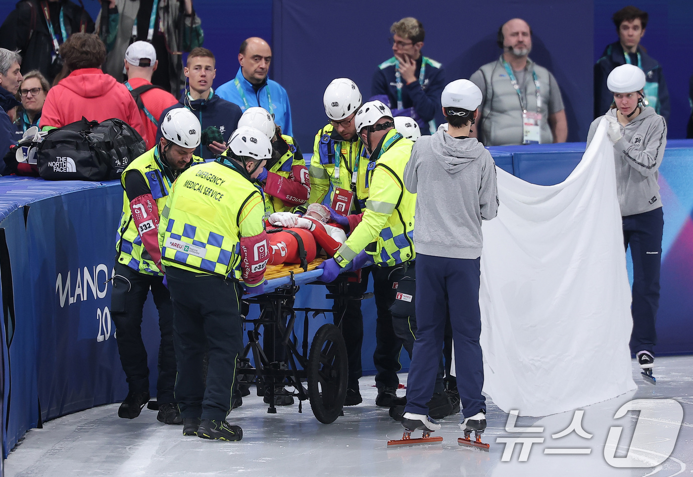 (밀라노=뉴스1) 김성진 기자 = 폴란드 카밀라 셀리에르가 20일(현지시간) 이탈리아 밀라노 아이스 스케이팅 아레나에서 열린 2026 밀라노·코르티나담페초 동계올림픽 쇼트트랙 여자 …