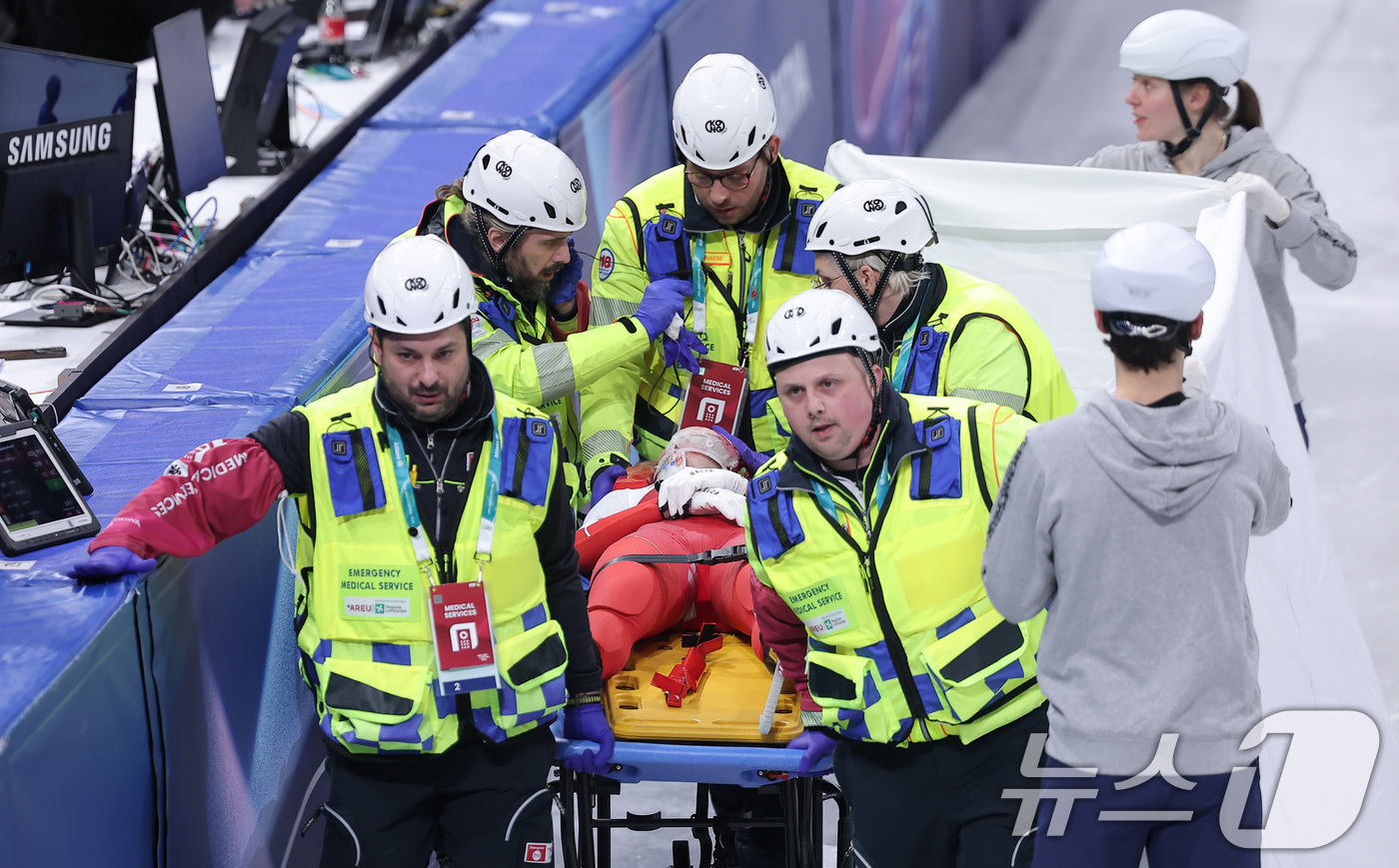 (밀라노=뉴스1) 김성진 기자 = 폴란드 카밀라 셀리에르가 20일(현지시간) 이탈리아 밀라노 아이스 스케이팅 아레나에서 열린 2026 밀라노·코르티나담페초 동계올림픽 쇼트트랙 여자 …