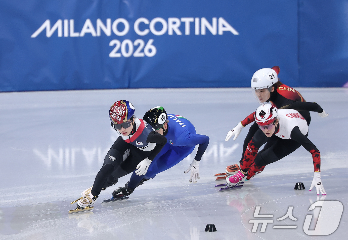 (밀라노=뉴스1) 김성진 기자 = 쇼트트랙 김길리가 20일(현지시간) 이탈리아 밀라노 아이스 스케이팅 아레나에서 열린 2026 밀라노·코르티나담페초 동계올림픽 쇼트트랙 여자 150 …
