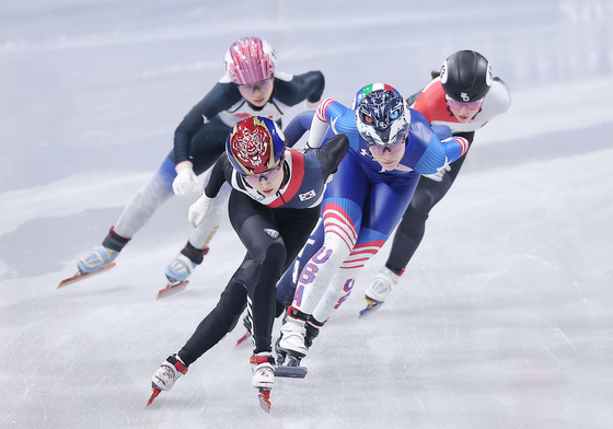 피니시 라인 향해 질주하는 최민정