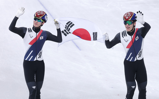 이준서·황대헌, 계주 은메달