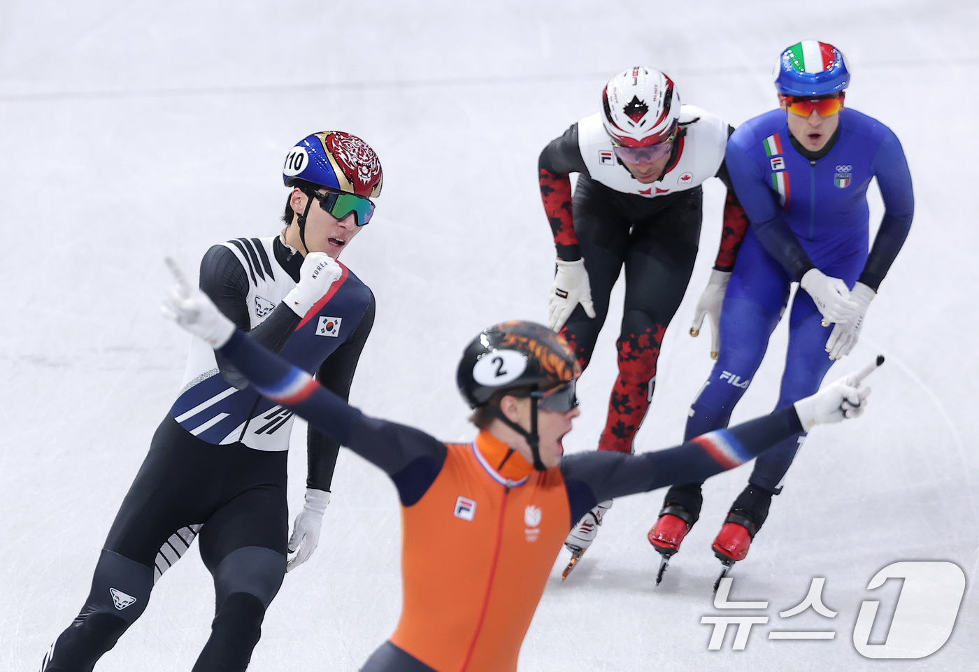 (밀라노=뉴스1) 김성진 기자 = 쇼트트랙 황대헌이 20일(현지시간) 이탈리아 밀라노 아이스 스케이팅 아레나에서 열린 2026 밀라노·코르티나담페초 동계올림픽 쇼트트랙 남자 500 …