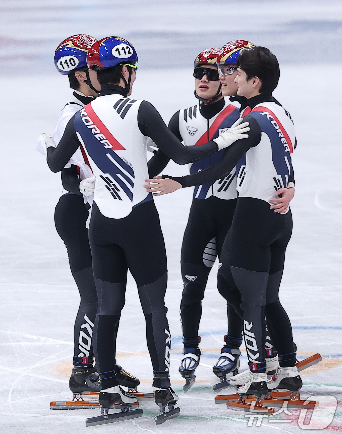 (밀라노=뉴스1) 김성진 기자 = 쇼트트랙 남자 대표팀이 20일(현지시간) 이탈리아 밀라노 아이스 스케이팅 아레나에서 열린 2026 밀라노·코르티나담페초 동계올림픽 쇼트트랙 남자 …