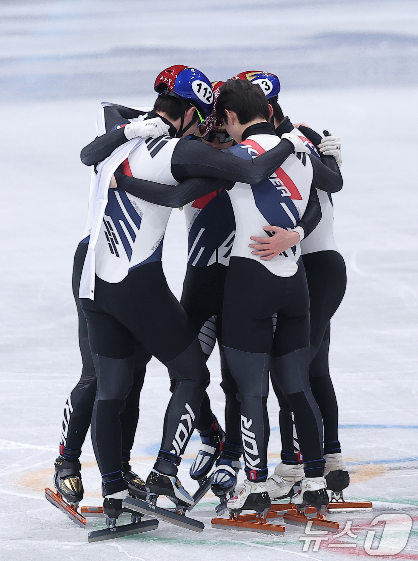 (밀라노=뉴스1) 김성진 기자 = 쇼트트랙 남자 대표팀이 20일(현지시간) 이탈리아 밀라노 아이스 스케이팅 아레나에서 열린 2026 밀라노·코르티나담페초 동계올림픽 쇼트트랙 남자 …