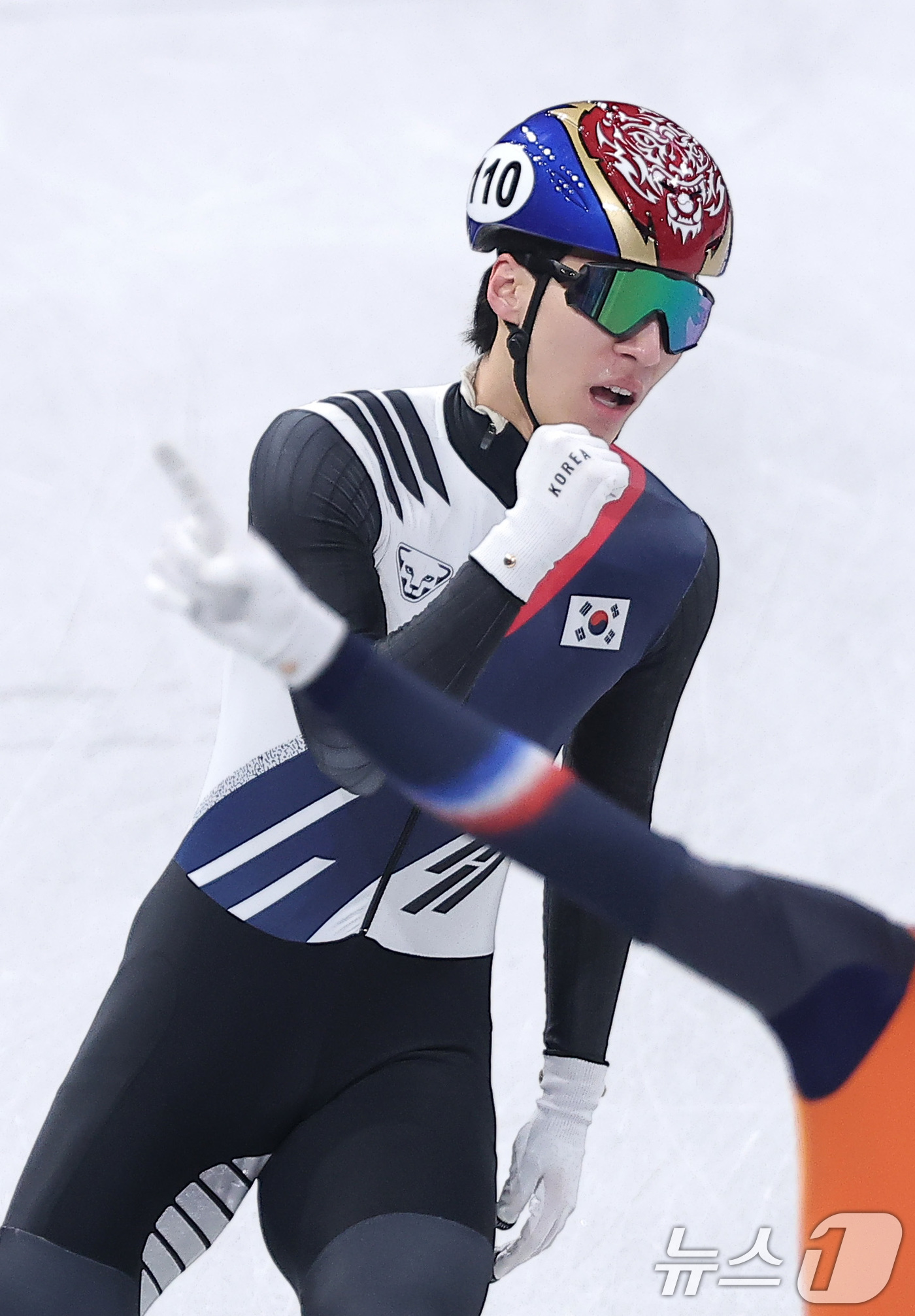 (밀라노=뉴스1) 김성진 기자 = 쇼트트랙 황대헌이 20일(현지시간) 이탈리아 밀라노 아이스 스케이팅 아레나에서 열린 2026 밀라노·코르티나담페초 동계올림픽 쇼트트랙 남자 500 …