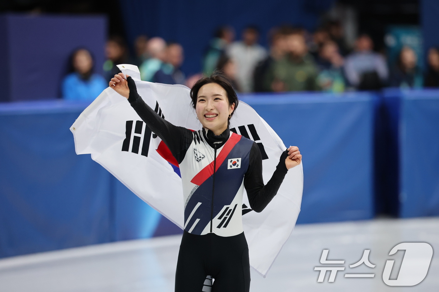 (밀라노=뉴스1) 김진환 기자 = 쇼트트랙 김길리가 20일(현지시간) 이탈리아 밀라노 아이스 스케이팅 아레나에서 열린 2026 밀라노·코르티나담페초 동계올림픽 쇼트트랙 여자 150 …