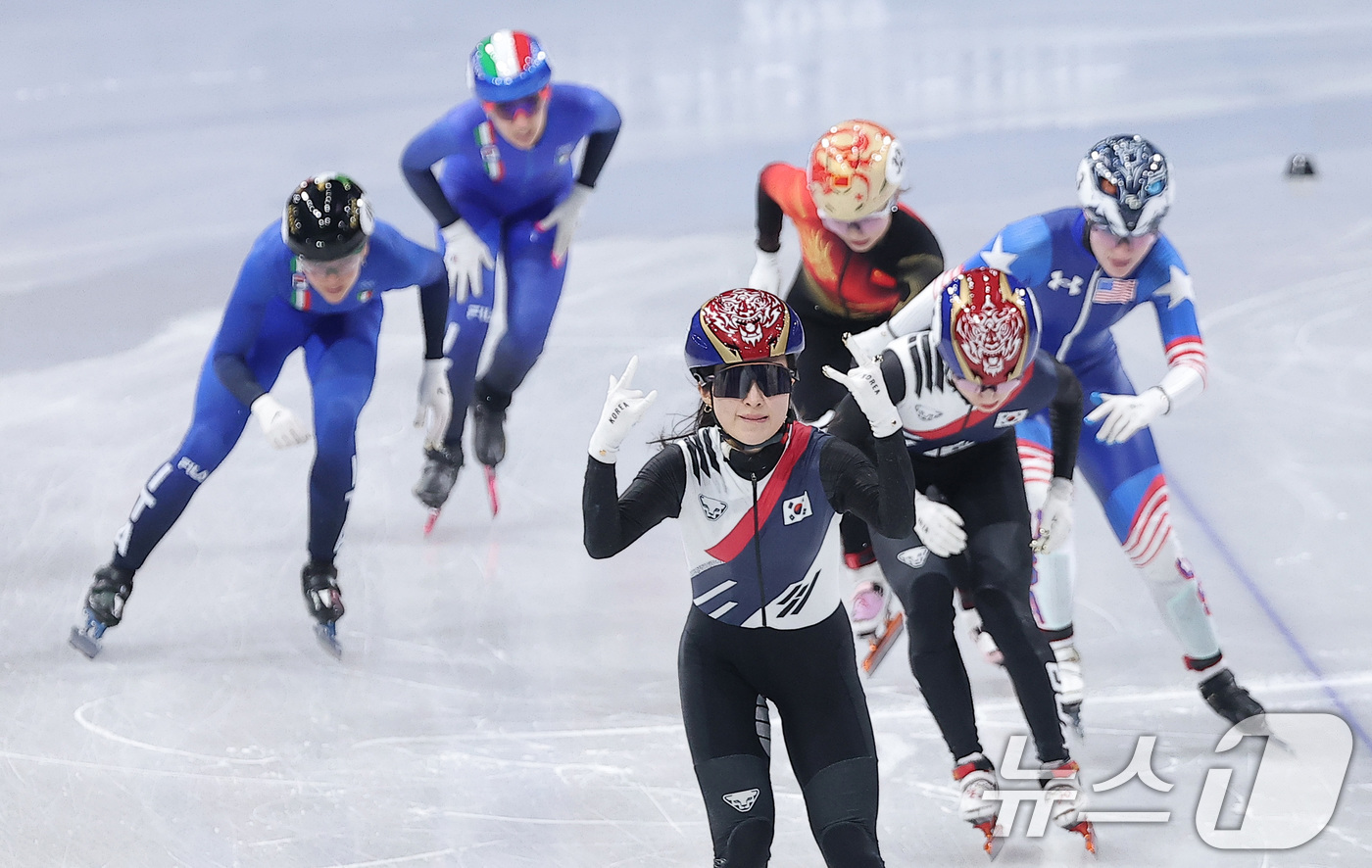 (밀라노=뉴스1) 김성진 기자 = 쇼트트랙 김길리가 20일(현지시간) 이탈리아 밀라노 아이스 스케이팅 아레나에서 열린 2026 밀라노·코르티나담페초 동계올림픽 쇼트트랙 여자 150 …