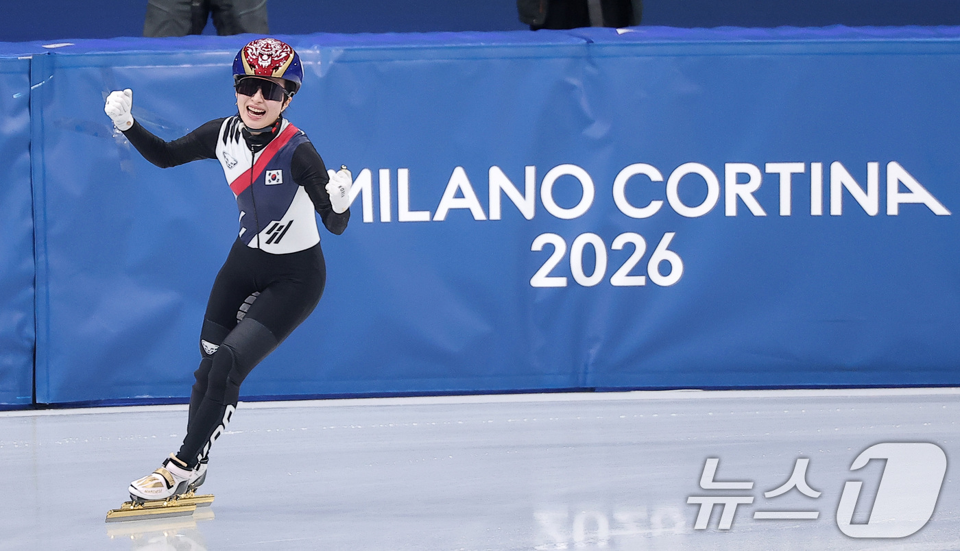 (밀라노=뉴스1) 김성진 기자 = 쇼트트랙 김길리가 20일(현지시간) 이탈리아 밀라노 아이스 스케이팅 아레나에서 열린 2026 밀라노·코르티나담페초 동계올림픽 쇼트트랙 여자 150 …
