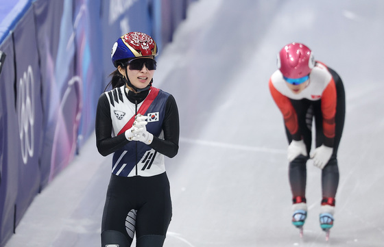 기뻐하는 김길리