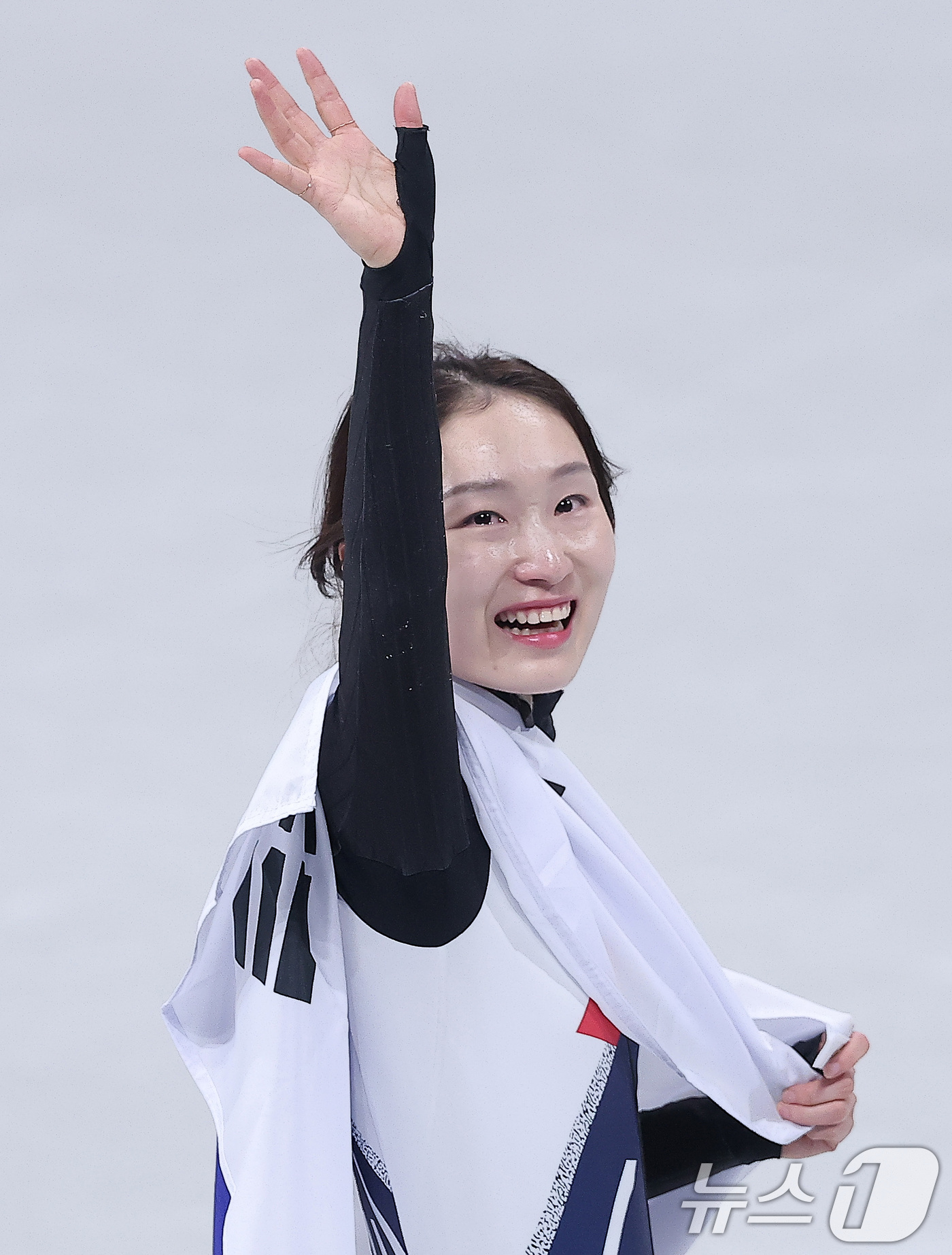 (밀라노=뉴스1) 김성진 기자 = 쇼트트랙 최민정이 20일(현지시간) 이탈리아 밀라노 아이스 스케이팅 아레나에서 열린 2026 밀라노·코르티나담페초 동계올림픽 쇼트트랙 여자 150 …