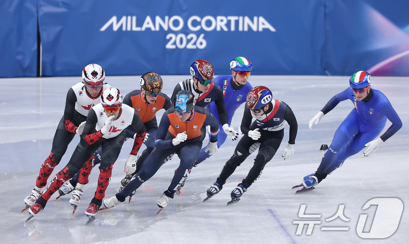 (밀라노=뉴스1) 김성진 기자 = 쇼트트랙 황대헌이 20일(현지시간) 이탈리아 밀라노 아이스 스케이팅 아레나에서 열린 2026 밀라노·코르티나담페초 동계올림픽 쇼트트랙 남자 500 …