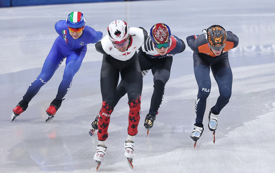 기회 노리는 황대헌