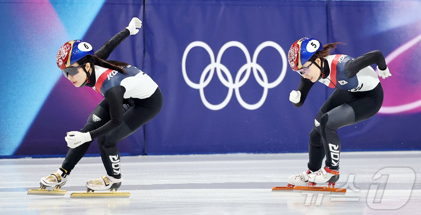 본문 이미지 - 쇼트트랙 최민정과 김길리가 20일(현지시간) 이탈리아 밀라노 아이스 스케이팅 아레나에서 열린 2026 밀라노·코르티나담페초 동계올림픽 쇼트트랙 여자 1500m 결승에서 나란히 역주를 펼치고 있다. 2026.2.21 ⓒ 뉴스1 김진환 기자