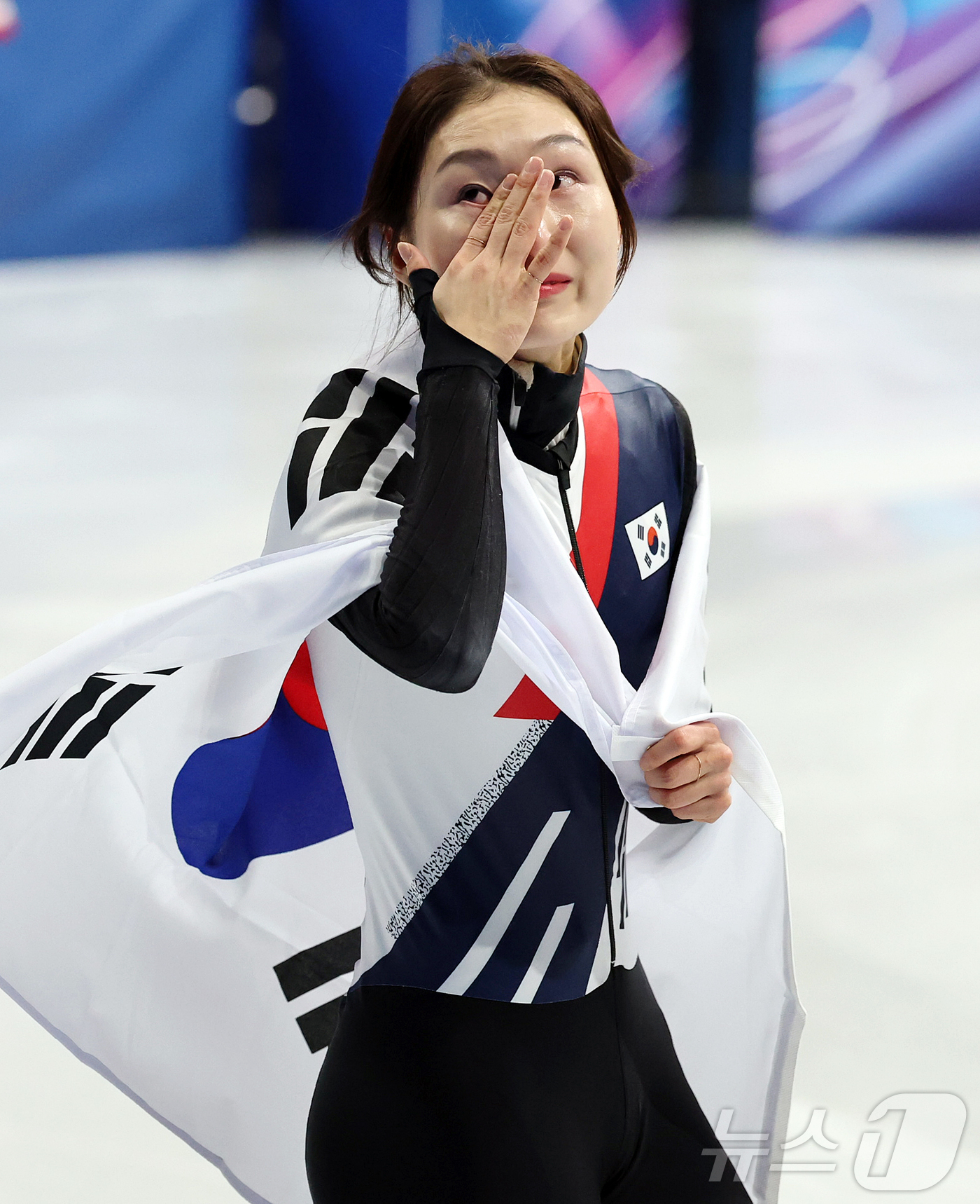 (밀라노=뉴스1) 김진환 기자 = 쇼트트랙 최민정이 20일(현지시간) 이탈리아 밀라노 아이스 스케이팅 아레나에서 열린 2026 밀라노·코르티나담페초 동계올림픽 쇼트트랙 여자 150 …