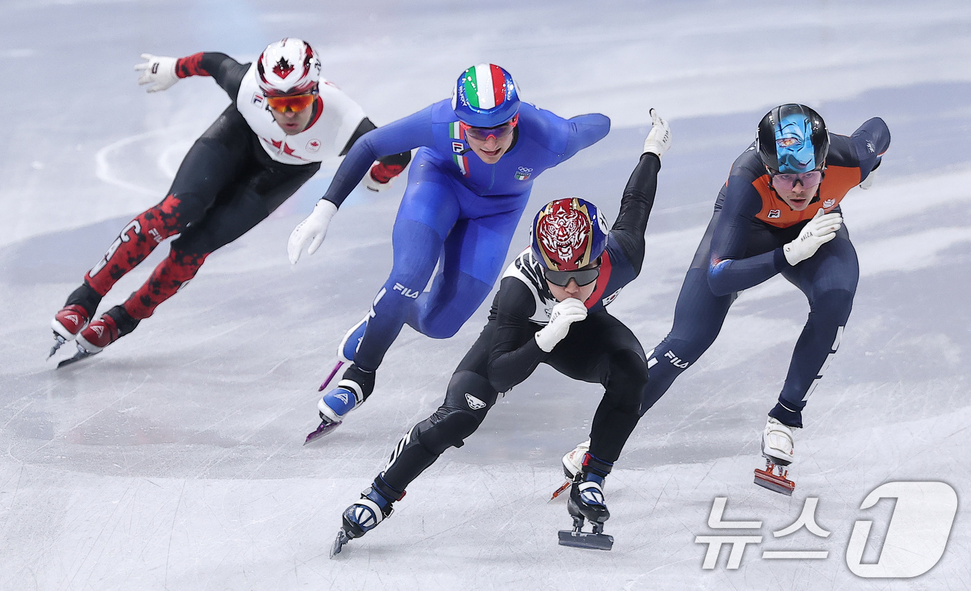 (밀라노=뉴스1) 김성진 기자 = 쇼트트랙 이정민이 20일(현지시간) 이탈리아 밀라노 아이스 스케이팅 아레나에서 열린 2026 밀라노·코르티나담페초 동계올림픽 쇼트트랙 남자 500 …