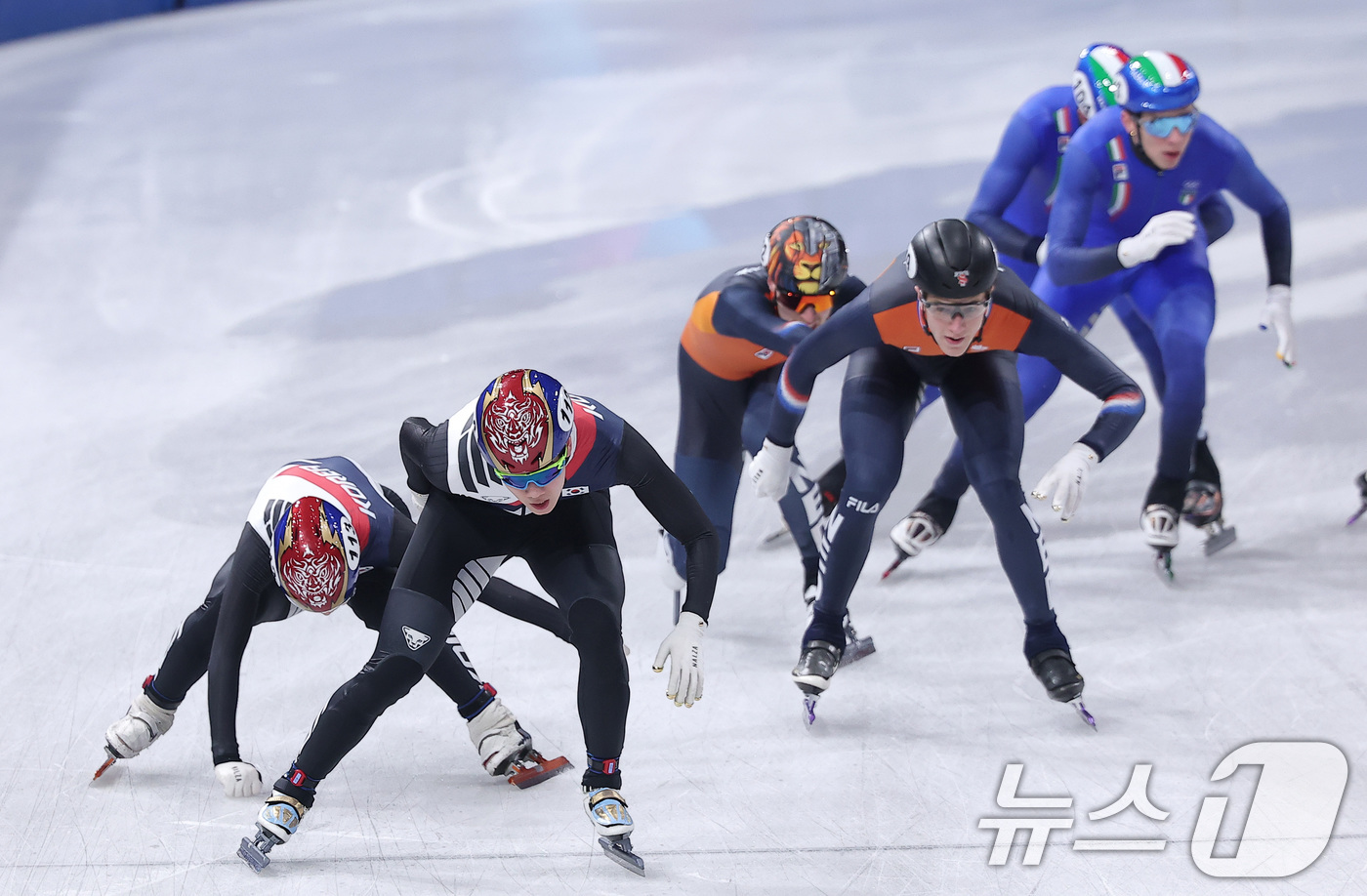 (밀라노=뉴스1) 김성진 기자 = 쇼트트랙 임종언이 20일(현지시간) 이탈리아 밀라노 아이스 스케이팅 아레나에서 열린 2026 밀라노·코르티나담페초 동계올림픽 쇼트트랙 남자 500 …
