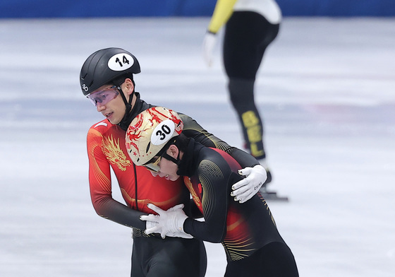 계주 결승B에서 1위 기록한 린샤오쥔