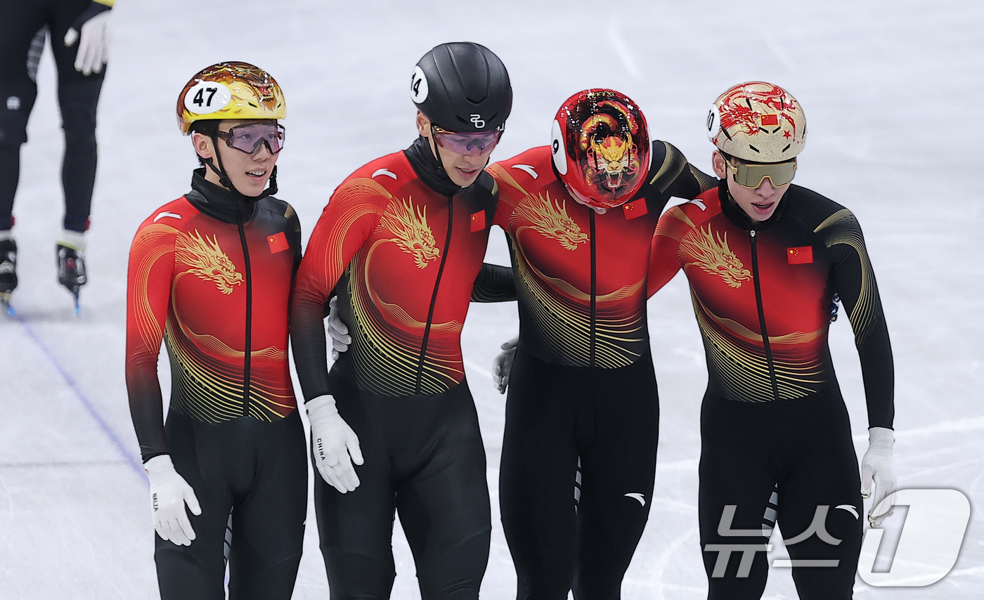 (밀라노=뉴스1) 김성진 기자 = 중국 쇼트트랙 선수 린샤오쥔(한국명 임효준)이 20일(현지시간) 이탈리아 밀라노 아이스 스케이팅 아레나에서 열린 2026 밀라노·코르티나담페초 동 …