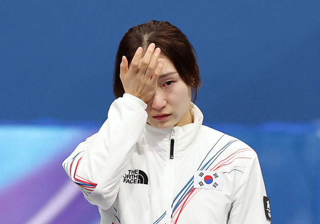 최민정, 멈추지 않는 눈물