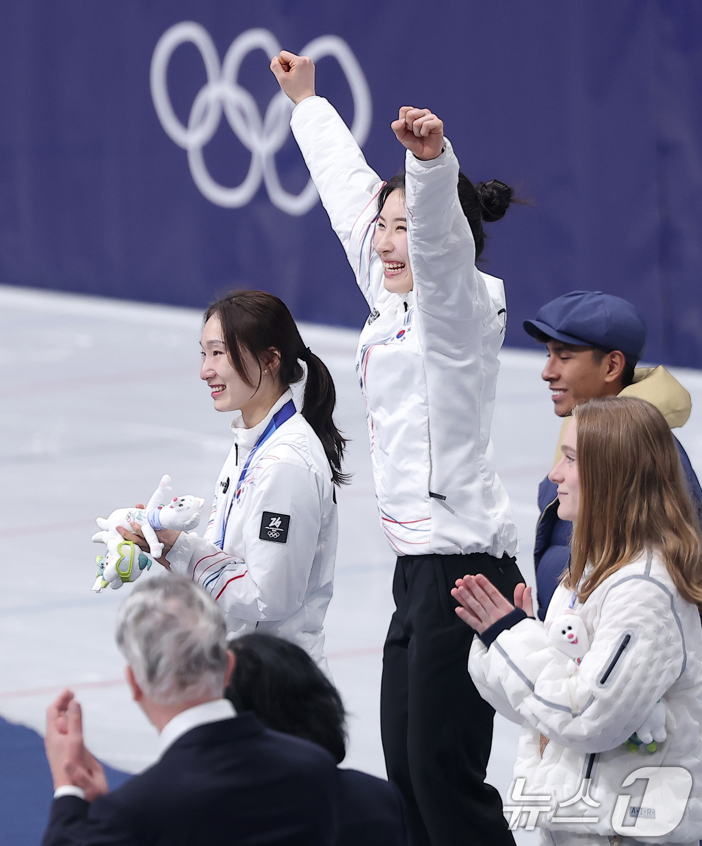 (밀라노=뉴스1) 김성진 기자 = 쇼트트랙 여자 1500m에서 금메달을 확보한 김길리가 20일(현지시간) 이탈리아 밀라노 아이스 스케이팅 아레나에서 열린 2026 밀라노·코르티나담 …