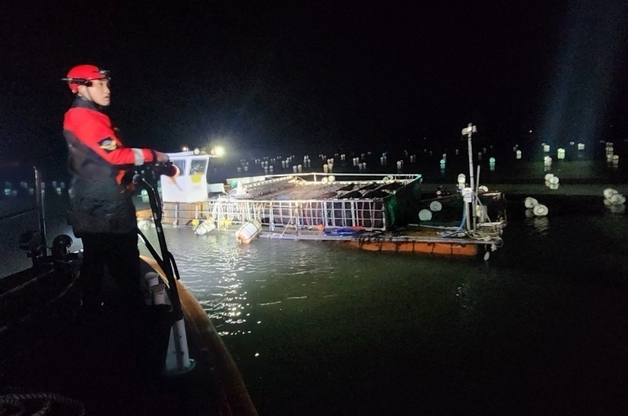 장흥 해상서 어선 침수…승선원 4명 모두 구조