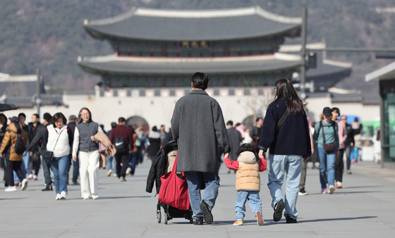 [오늘의 날씨] 경기(28일, 토)…아침 -4도 '쌀쌀', 낮은 17도 '봄날'