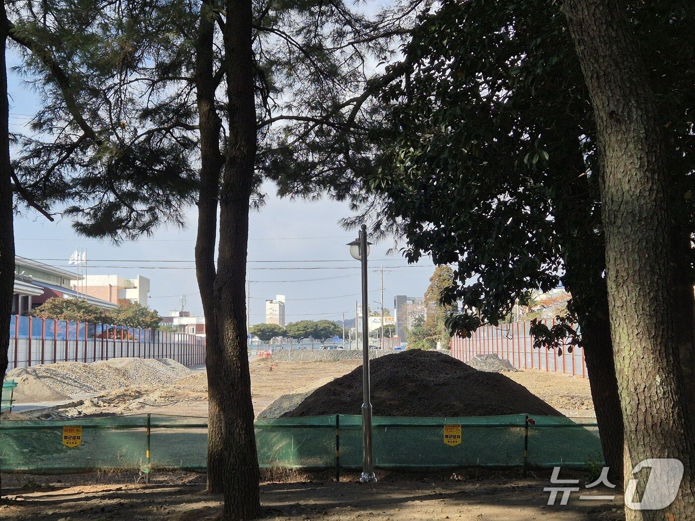 본문 이미지 - 공사가 중단된 서귀포시 도시우회도로 2구간./뉴스1 