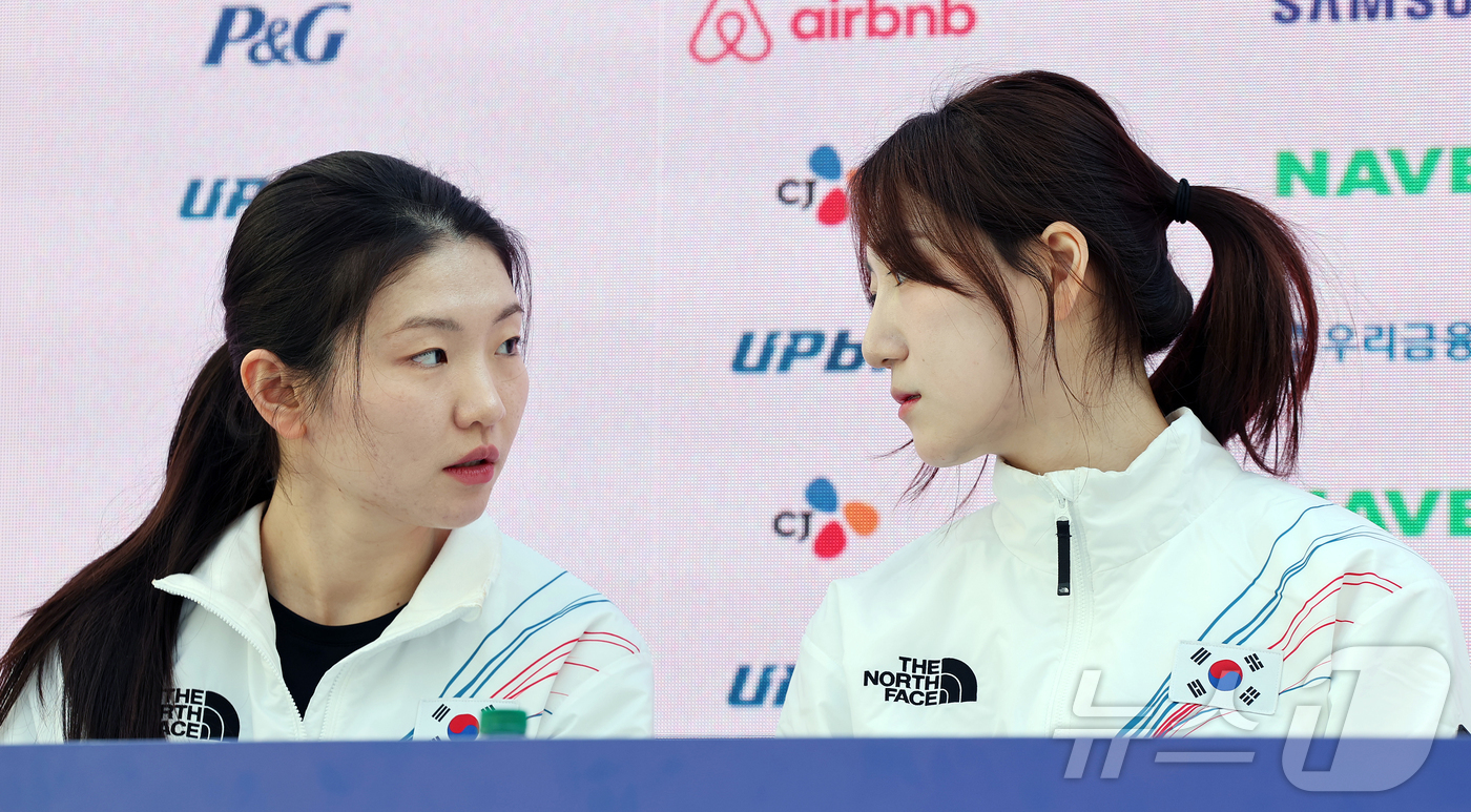 (밀라노=뉴스1) 김진환 기자 = 쇼트트랙 여자 3000m 계주 금메달을 획득한 심석희가 21일(현지시간) 이탈리아 밀라노의 빌라 네키 캄필리오(Villa Necchi Campig …