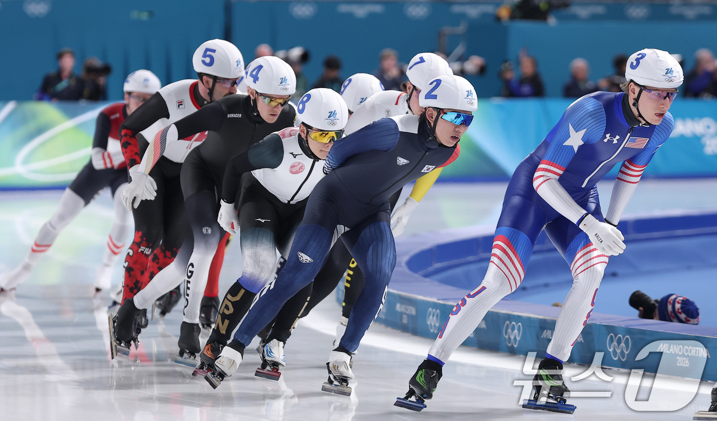 (밀라노=뉴스1) 김성진 기자 = 스피드스케이팅 정재원이 21일(현지시간) 이탈리아 밀라노 스피드스케이팅 스타디움에서 열린 2026 밀라노·코르티나담페초 동계올림픽 스피드 스케이팅 …