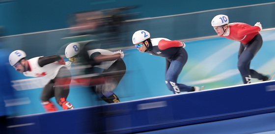 '혀 빼꼼' 질주하는 정재원