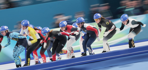 '치열한 자리싸움'