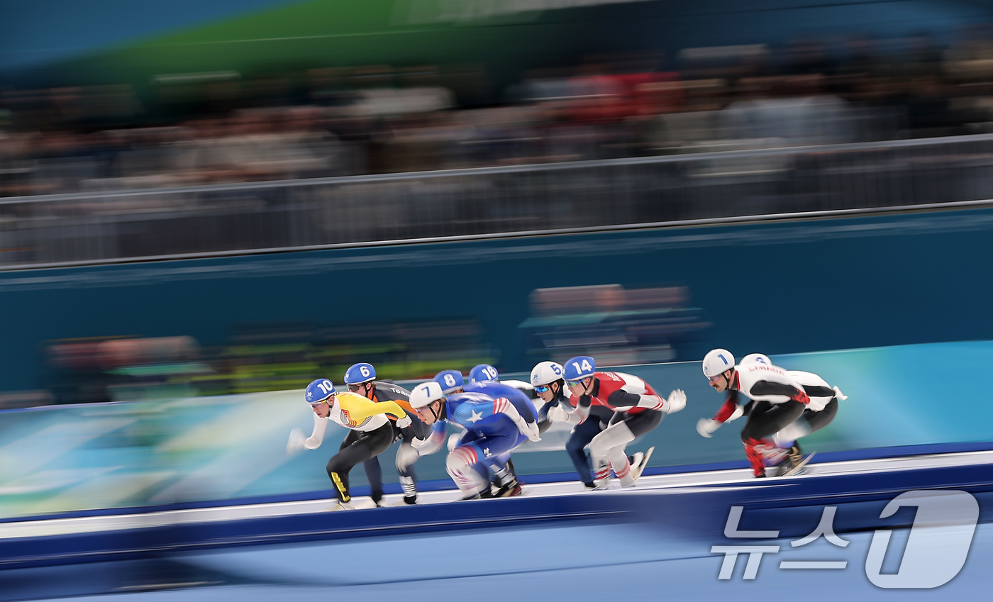 (밀라노=뉴스1) 김성진 기자 = 스피드스케이팅 정재원이 21일(현지시간) 이탈리아 밀라노 스피드스케이팅 스타디움에서 열린 2026 밀라노·코르티나담페초 동계올림픽 스피드 스케이팅 …