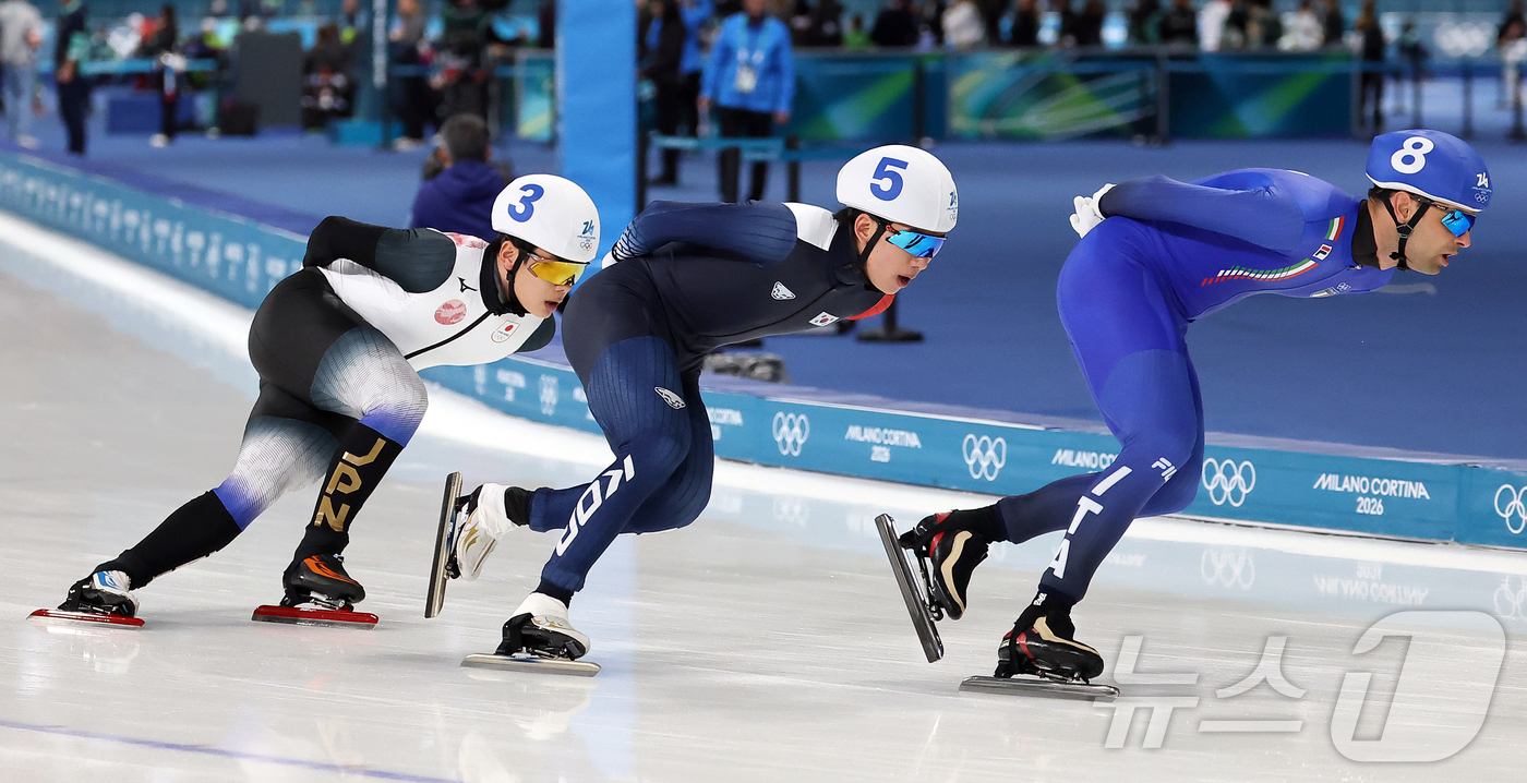(밀라노=뉴스1) 김진환 기자 = 스피드스케이팅 정재원이 21일(현지시간) 이탈리아 밀라노 스피드스케이팅 스타디움에서 열린 2026 밀라노·코르티나담페초 동계올림픽 스피드 스케이팅 …