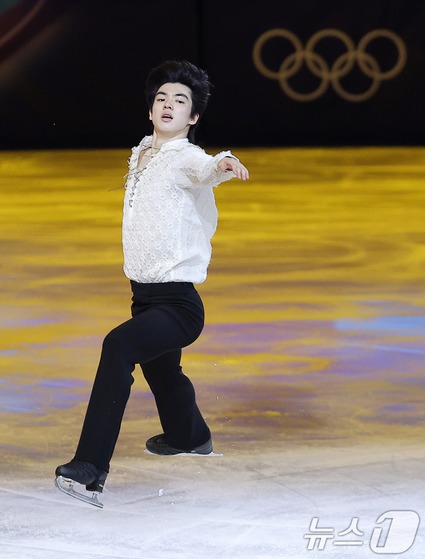 (밀라노=뉴스1) 김성진 기자 = 피겨 차준환이 21일(현지시간) 이탈리아 밀라노 아이스 스케이팅 아레나에서 열린 2026 밀라노·코르티나담페초 동계올림픽 피겨 갈라쇼에서 연기를 …