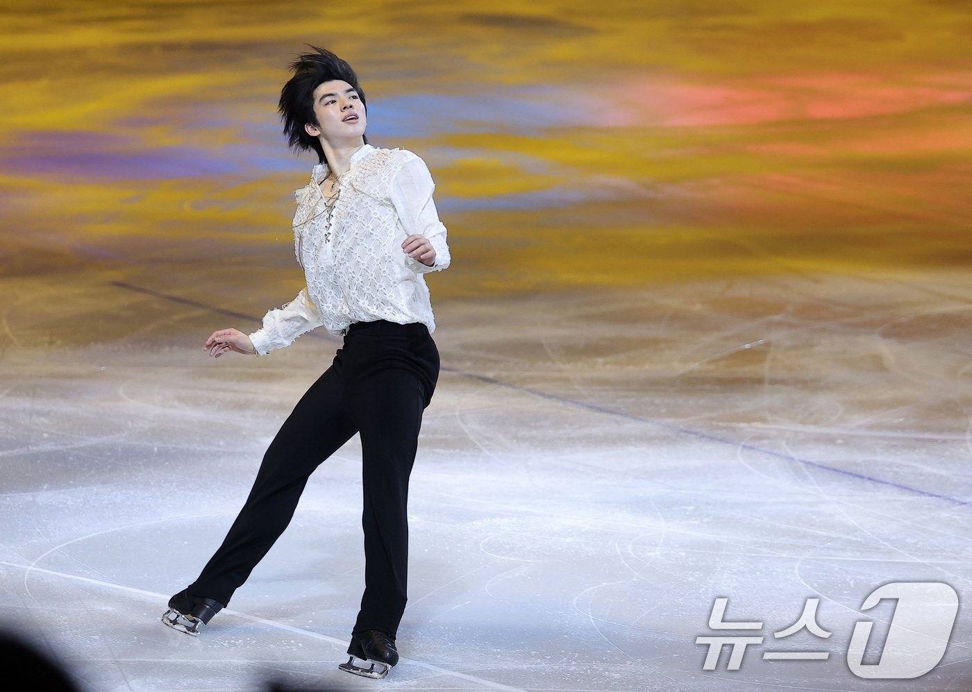 (밀라노=뉴스1) 김성진 기자 = 피겨 차준환이 21일(현지시간) 이탈리아 밀라노 아이스 스케이팅 아레나에서 열린 2026 밀라노·코르티나담페초 동계올림픽 피겨 갈라쇼에서 연기를 …