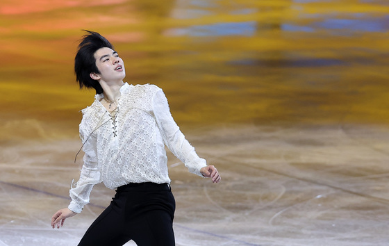 8년 만에 피겨 갈라쇼 초대된 한국…K팝으로 꾸민 차준환 이해인 [올림픽]