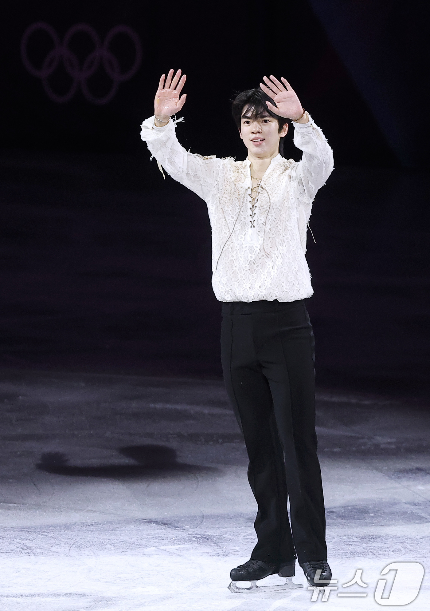 (밀라노=뉴스1) 김성진 기자 = 피겨 차준환이 21일(현지시간) 이탈리아 밀라노 아이스 스케이팅 아레나에서 열린 2026 밀라노·코르티나담페초 동계올림픽 피겨 갈라쇼에서 연기를 …