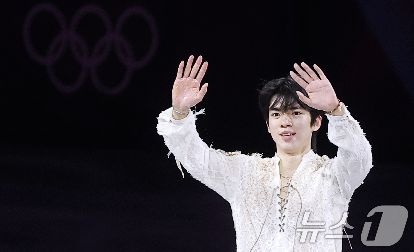 (밀라노=뉴스1) 김성진 기자 = 피겨 차준환이 21일(현지시간) 이탈리아 밀라노 아이스 스케이팅 아레나에서 열린 2026 밀라노·코르티나담페초 동계올림픽 피겨 갈라쇼에서 연기를 …