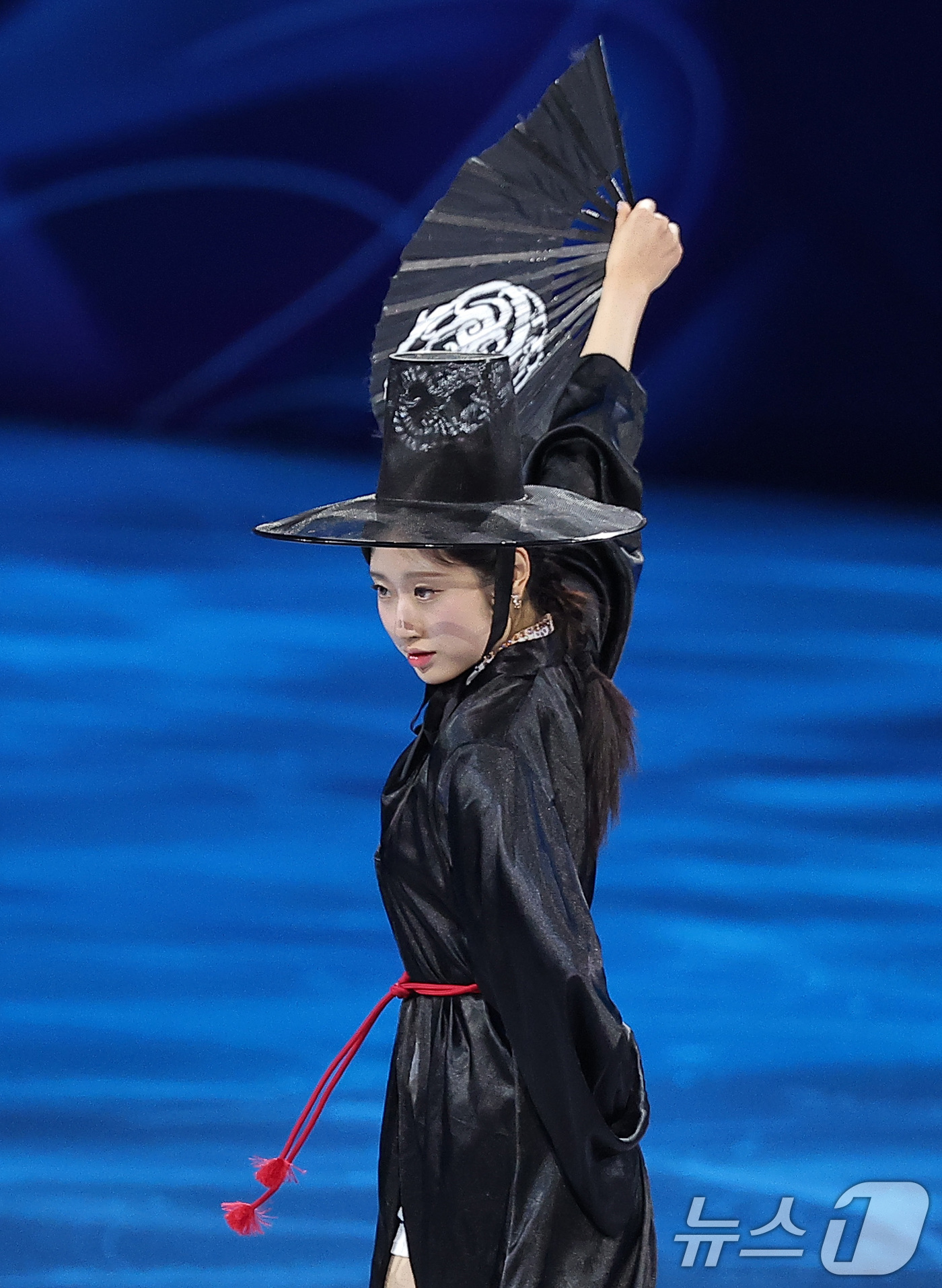 (밀라노=뉴스1) 김성진 기자 = 피겨 이해인이 21일(현지시간) 이탈리아 밀라노 아이스 스케이팅 아레나에서 열린 2026 밀라노·코르티나담페초 동계올림픽 피겨 갈라쇼에서 넷플릭스 …