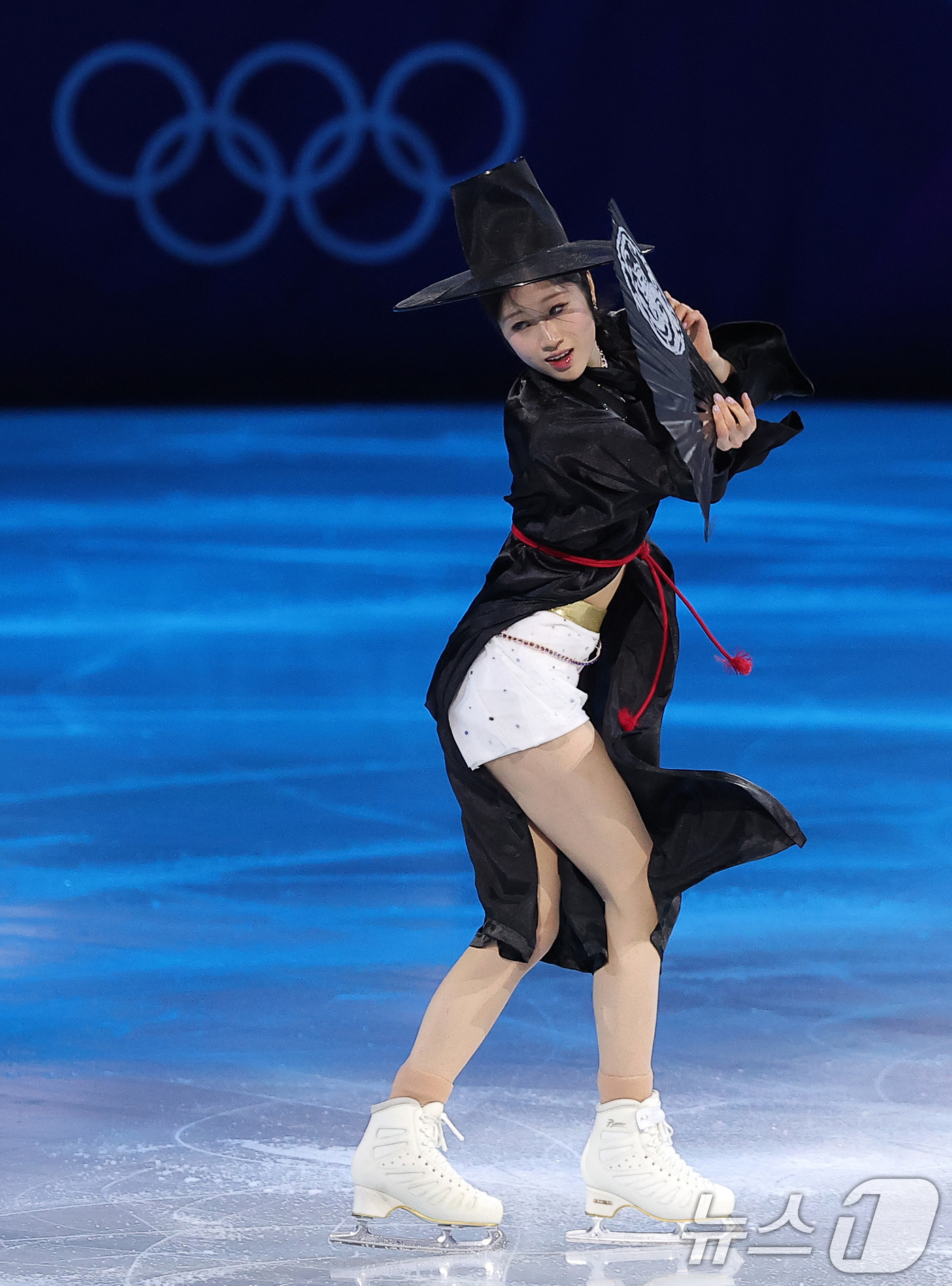 (밀라노=뉴스1) 김성진 기자 = 피겨 이해인이 21일(현지시간) 이탈리아 밀라노 아이스 스케이팅 아레나에서 열린 2026 밀라노·코르티나담페초 동계올림픽 피겨 갈라쇼에서 넷플릭스 …