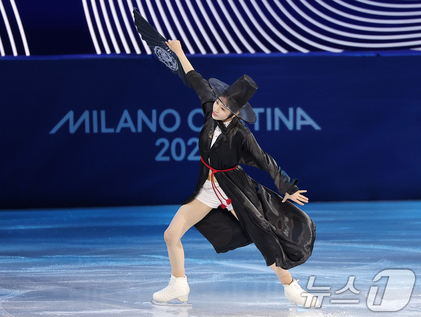 (밀라노=뉴스1) 김성진 기자 = 피겨 이해인이 21일(현지시간) 이탈리아 밀라노 아이스 스케이팅 아레나에서 열린 2026 밀라노·코르티나담페초 동계올림픽 피겨 갈라쇼에서 넷플릭스 …