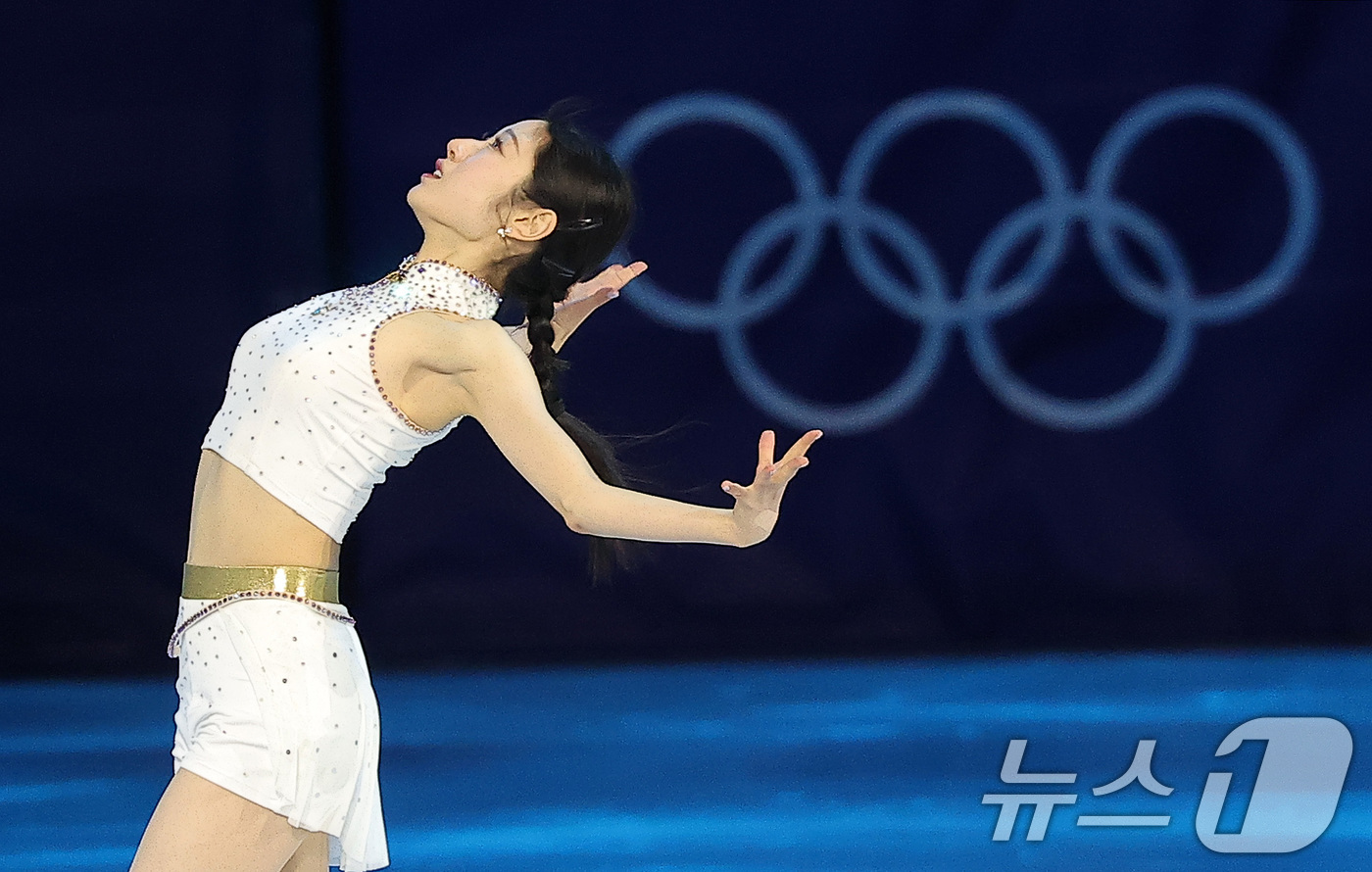 (밀라노=뉴스1) 김성진 기자 = 피겨 이해인이 21일(현지시간) 이탈리아 밀라노 아이스 스케이팅 아레나에서 열린 2026 밀라노·코르티나담페초 동계올림픽 피겨 갈라쇼에서 넷플릭스 …
