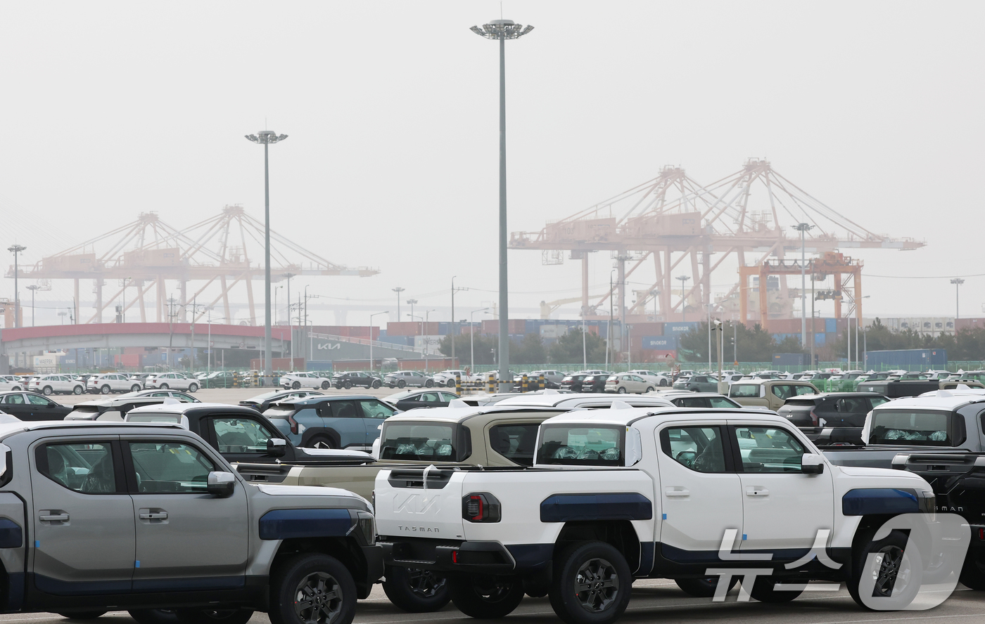 (평택=뉴스1) 오대일 기자 = 도널드 트럼프 미국 대통령이 21일(현지시각) 연방대법원의 상호관세 위법 판결 하루만에 '글로벌 관세'를 10%에서 15%로 인상하겠다고 전격 발표 …