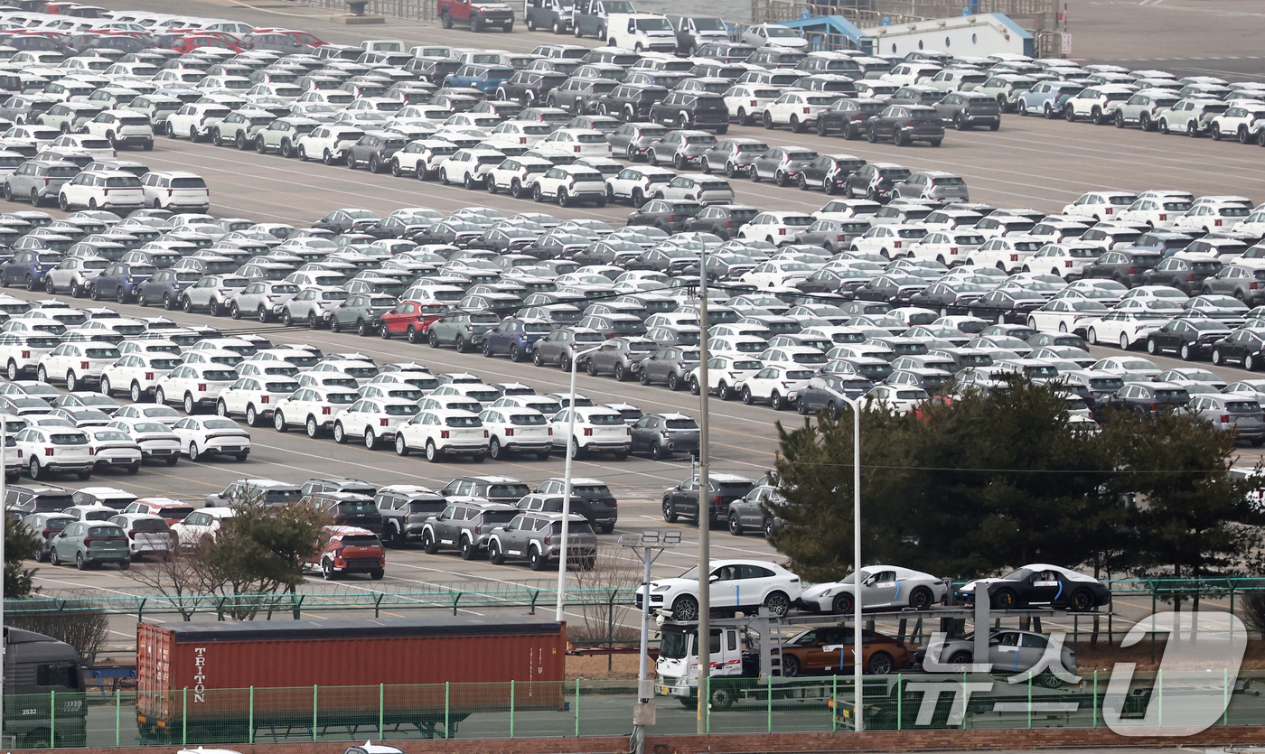 (평택=뉴스1) 오대일 기자 = 도널드 트럼프 미국 대통령이 21일(현지시각) 연방대법원의 상호관세 위법 판결 하루만에 '글로벌 관세'를 10%에서 15%로 인상하겠다고 전격 발표 …