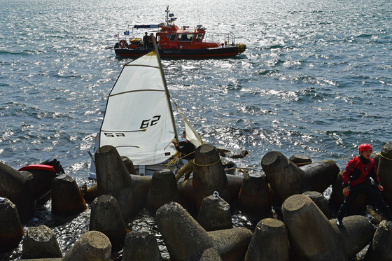 딩기요트에 무슨일이