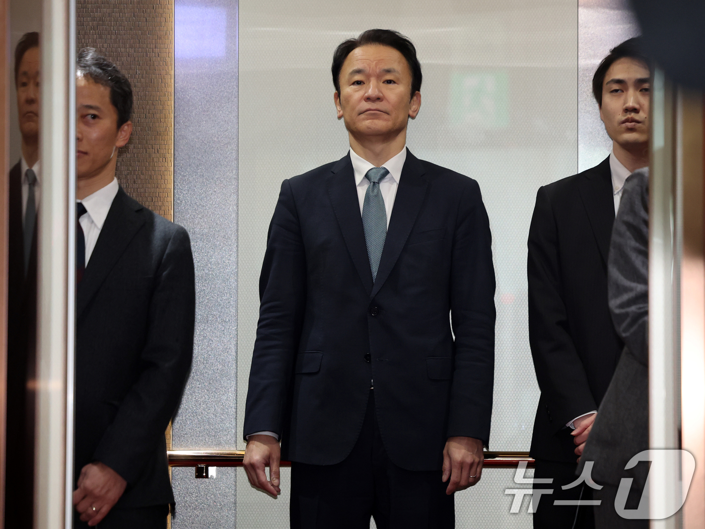 (서울=뉴스1) 황기선 기자 = 마츠오 히로타카 주한일본대사관 총괄공사가 22일 서울 종로구 외교부 청사로 초치되고 있다.정부는 이날 일본 시마네현의 '다케시마의 날' 행사와 반복 …